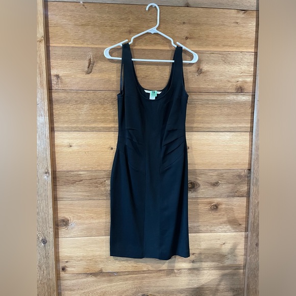DVF Little black Dress! Looks 🔥🔥🔥on! Sz 6 - Picture 1 of 1